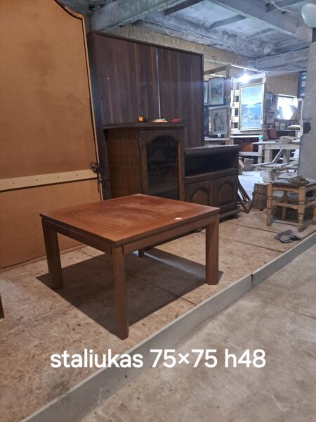 Staliukas  75×75 h48