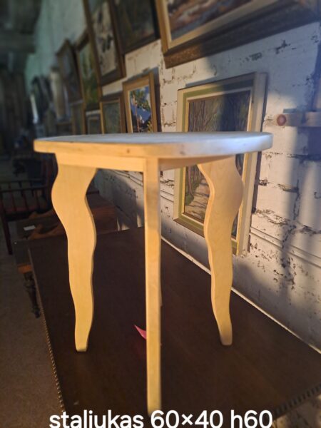 Staliukas  60×40 h60