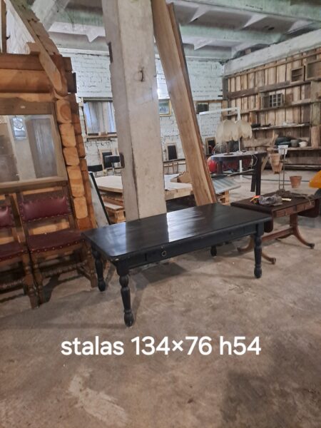 Stalas  134×76   h54